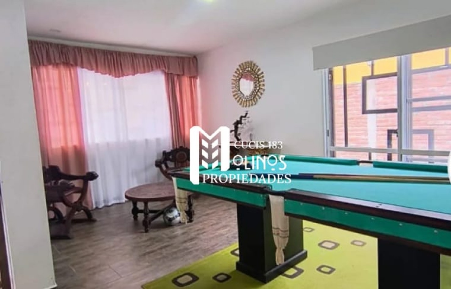 VENDO CASA DE CATEGORIA DE 6 DORMITORIOS VAQUEROS