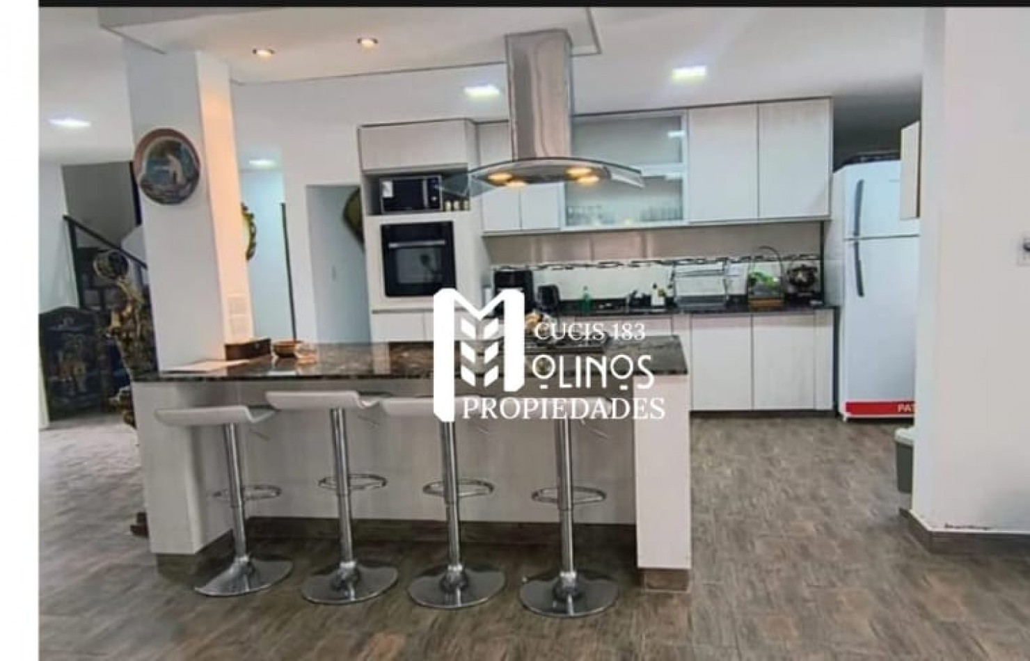 VENDO CASA DE CATEGORIA DE 6 DORMITORIOS VAQUEROS