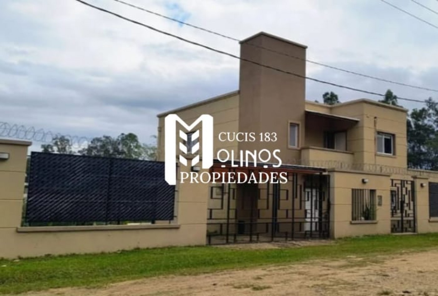 VENDO CASA DE CATEGORIA DE 6 DORMITORIOS VAQUEROS