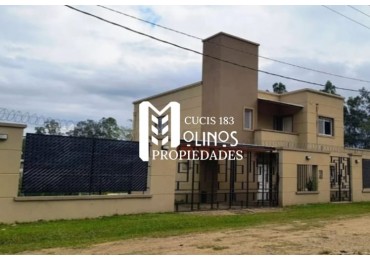VENDO CASA DE CATEGORIA DE 6 DORMITORIOS VAQUEROS